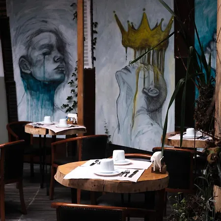 Feel At Oda ve Kahvaltı 3*