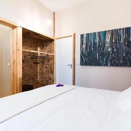 Feel At Bed & Breakfast