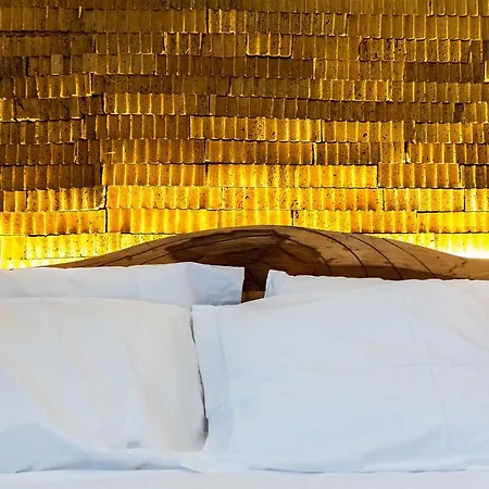 Bed & Breakfast Feel At *
