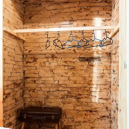 Feel At Nocleg ze śniadaniem