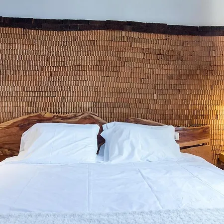 Bed & Breakfast Feel At *